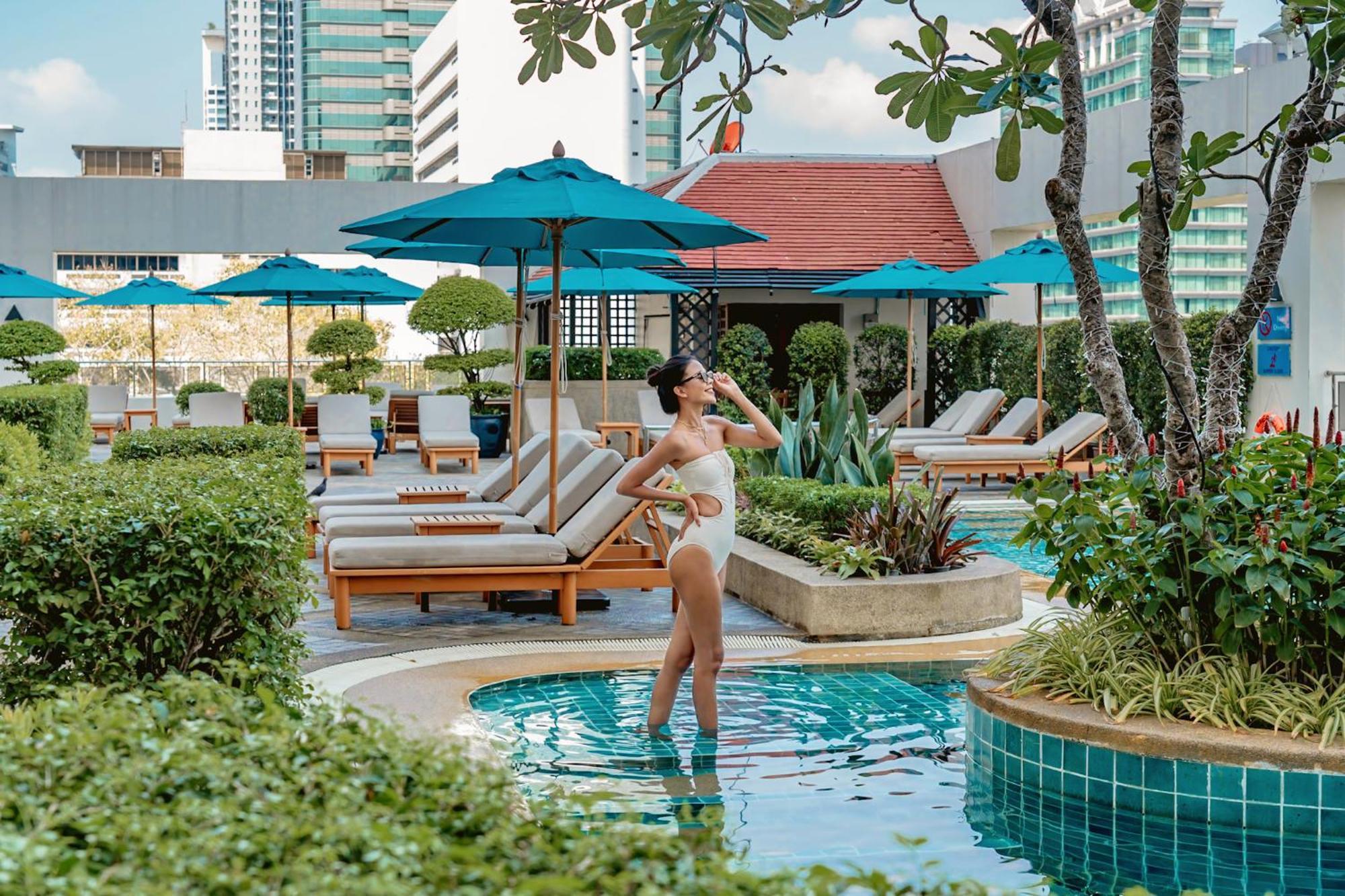 فندق أفاني أتريوم بانكوك المظهر الخارجي الصورة The hotel's pool