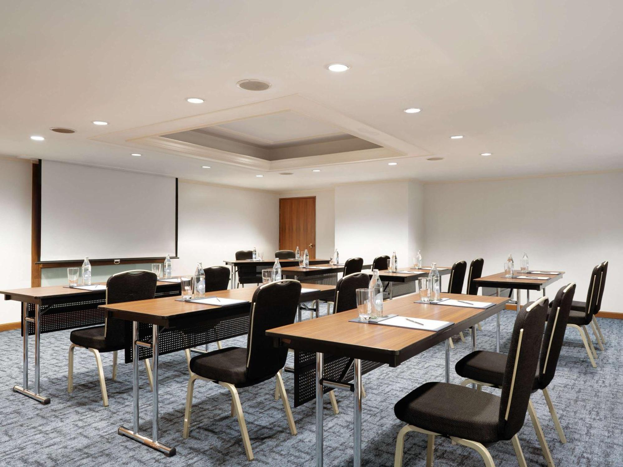 فندق أفاني أتريوم بانكوك المظهر الخارجي الصورة Meeting room